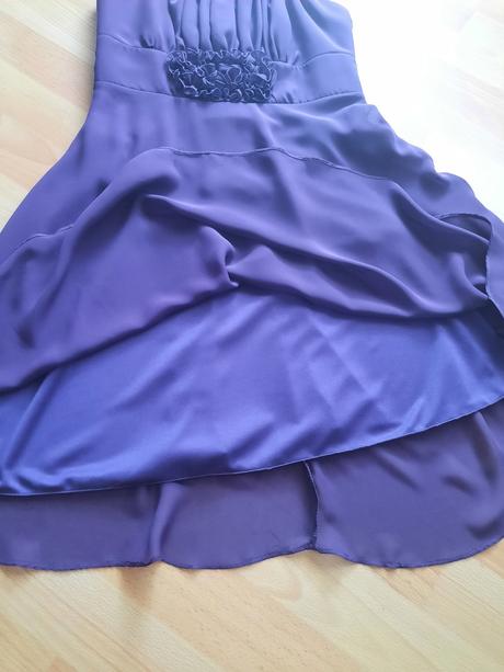 Dámske spoločenské šaty, 36