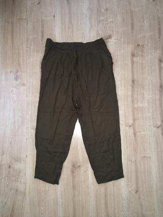 Trištvrťové nohavice, stradivarius,42