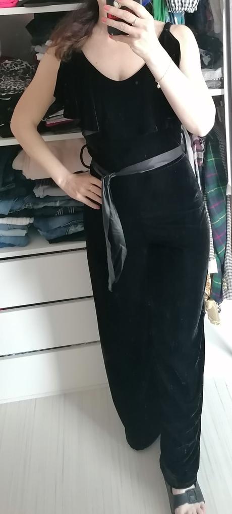 Zamatovy cierny luxusny overal, 38