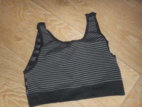 2 ks -body so všitou podprsenkou veľ. - 152-158, 152