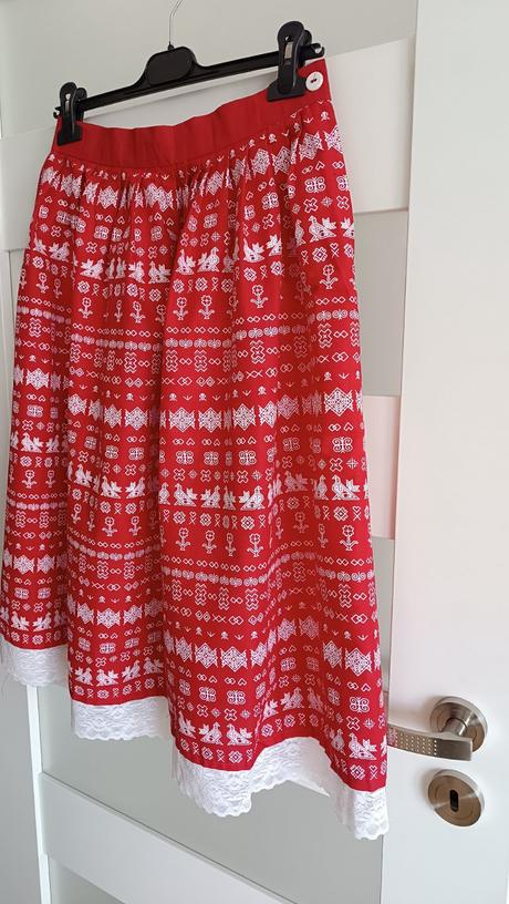 Sukňa folklór, m