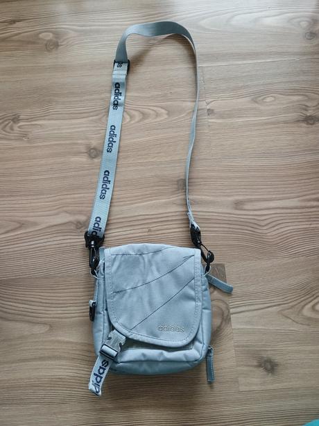 Kapsicka adidas unisex, adidas