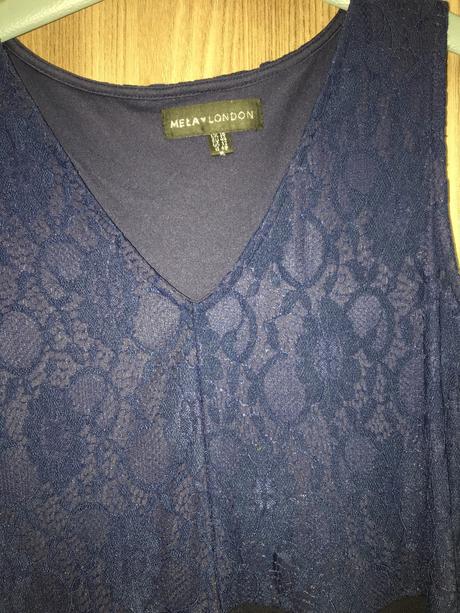 Šaty vhodné na slávnostnejšiu príležitosť, 44