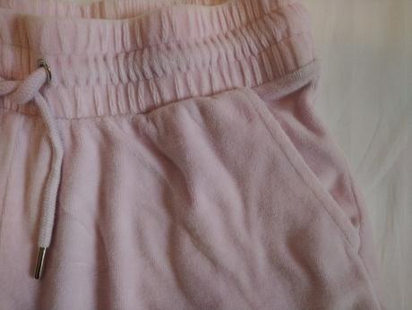 Dámske svetlo ružové zamatové šortky, s/m, m