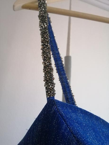 Dlhé spoločenské šaty, 42