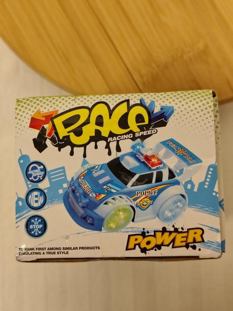 Zberateľ retro svietiace autíčko raco crazy racing,