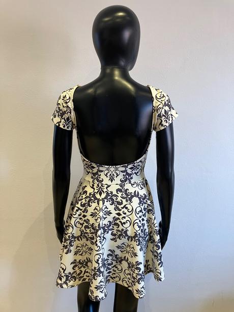 Dámske elegantné šaty vzorované (m), m