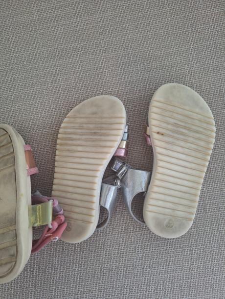 Dievcenske sandalky 2 páry velkost 23, zara,23