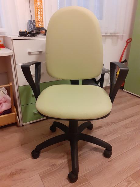 Písací rohový stôl so stoličkou, 