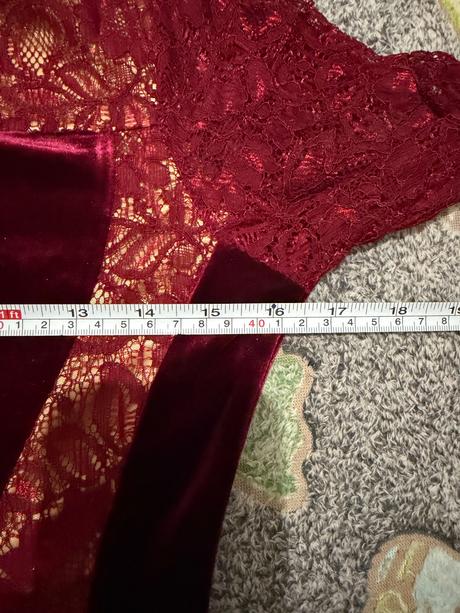 Bordové koktejlové šaty, m