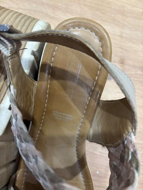 Kožené sandálky, 40