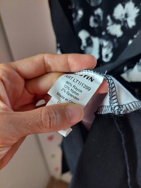 Bavlnene saty s kvetinovym vzorom, xs