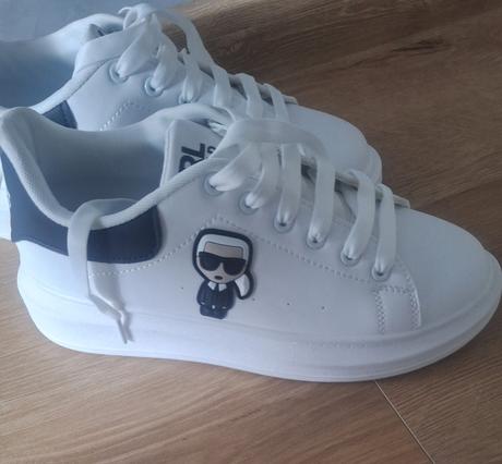 Uplne nové, karl lagerfeld,40