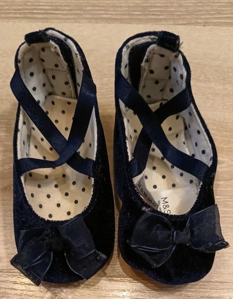 Barefoot capacky 18, marks & spencer,18