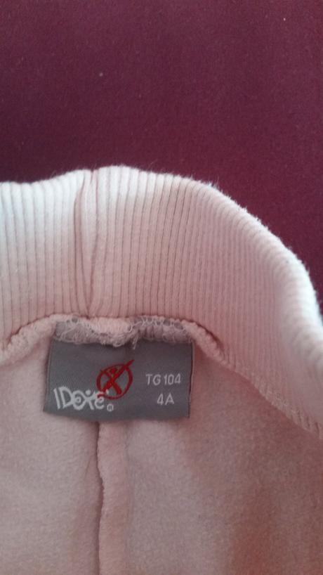 Predam teplacky +1gratis cena 4 eur, 104