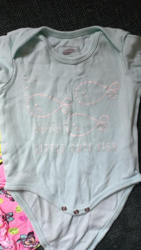 Krátke nohavice a body, 86