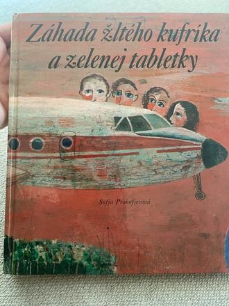 Záhada žltého kufríka a zelenej tabletky,