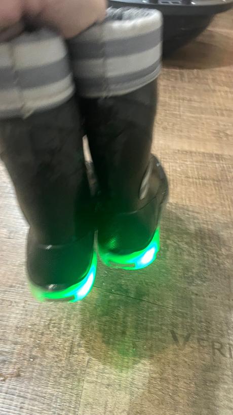 Svietiace snehule, lupilu,28