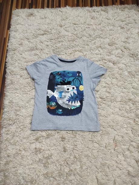 Tričko s premienňajúcimi flitrami, c&a,104