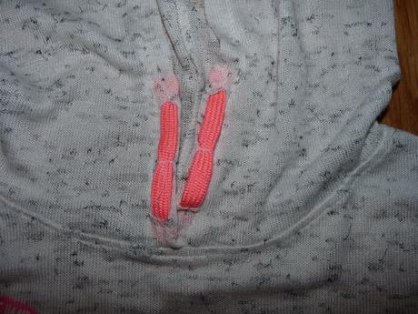 Tricko s kapucou, 146