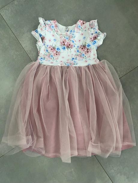 Spoločenské šaty, 122