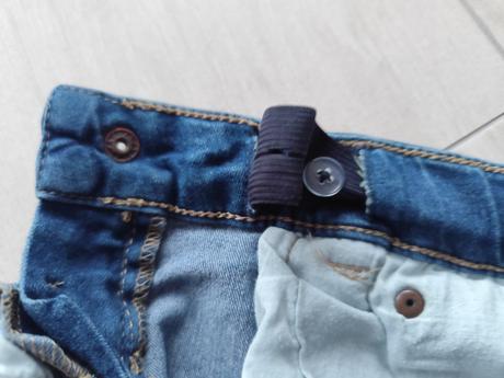 Predám dievčenské riflové kraťasy, 134