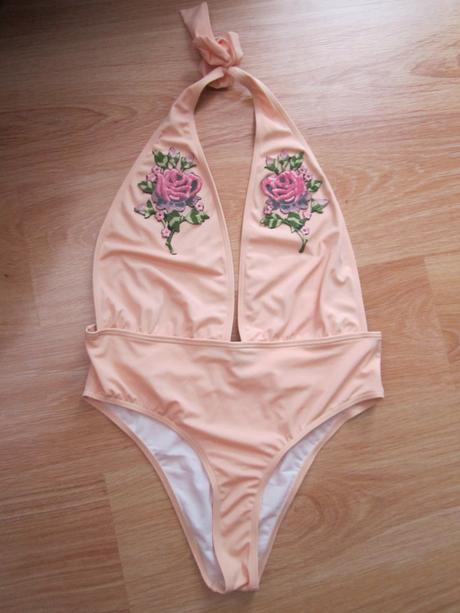Dámske plavky--42, 42