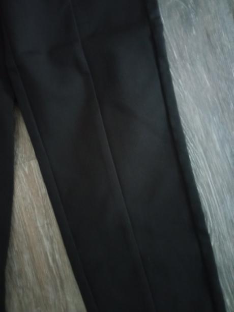 Čierne úzke nohavice, f&f,34