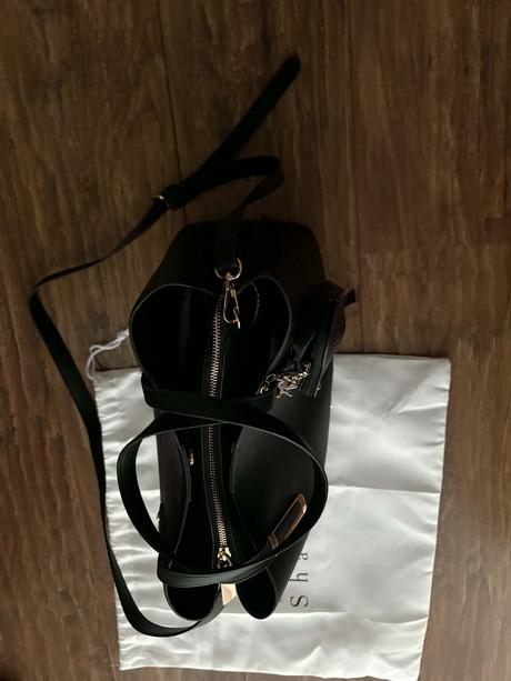 Predám dámsku čiernu kabelku, nová, 