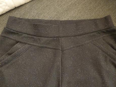 Elegantné 3/4 nohavice, m