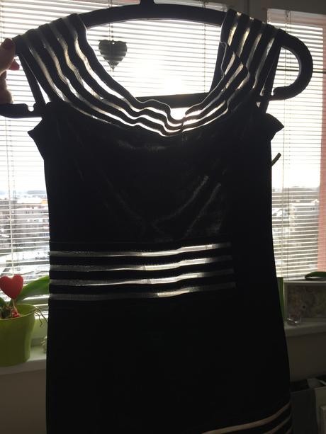 Spolocenske xs/s mini saty s odhalenymi plecami, s