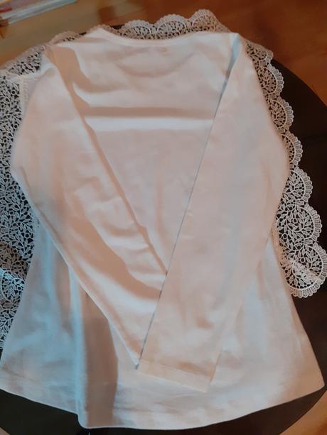 Biely dievcensky pulover s obrazkami a napismi, active,134