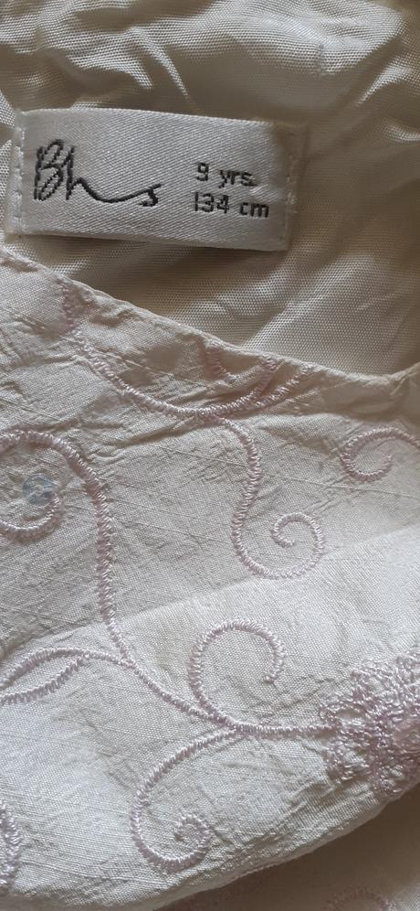 Šaty na slávnostnú príležitosť, 134