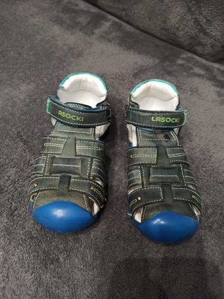 Sandálky, lasocki,24