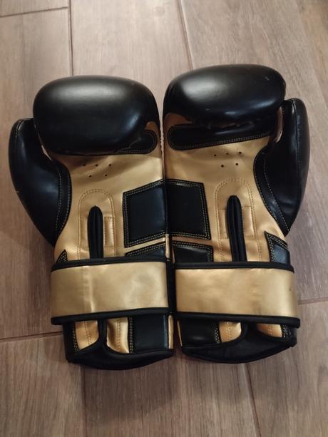 Rukavice na kickbox, 