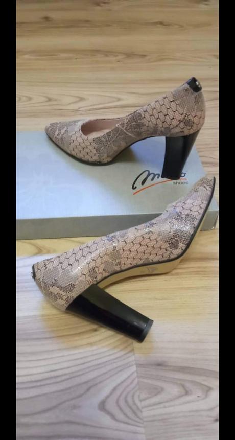 Pudrovo čierne lodičky 39, 39