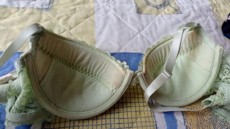 Cipkovana podprsenka, 75b