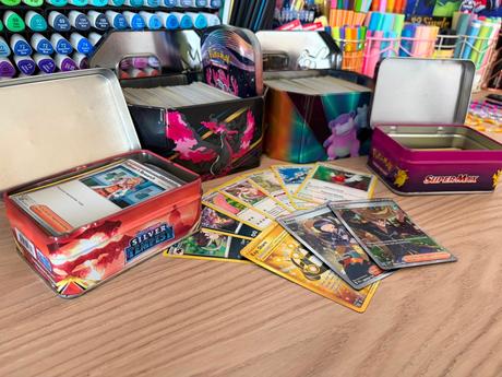 Pokémon karty + boxy,