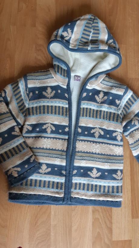 Pletený zateplený kabátik, 104