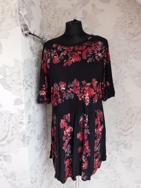 Pekne upletove šaty, gina,46