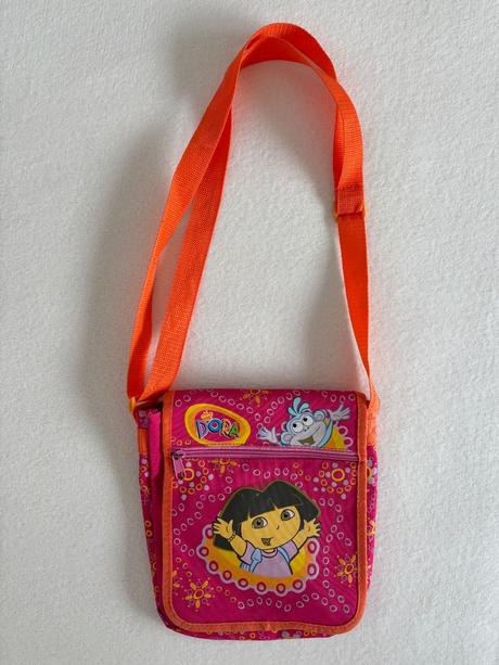 Krásna taška cez plece dora, 