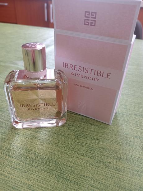 Givenchy irresistible, parfém, 