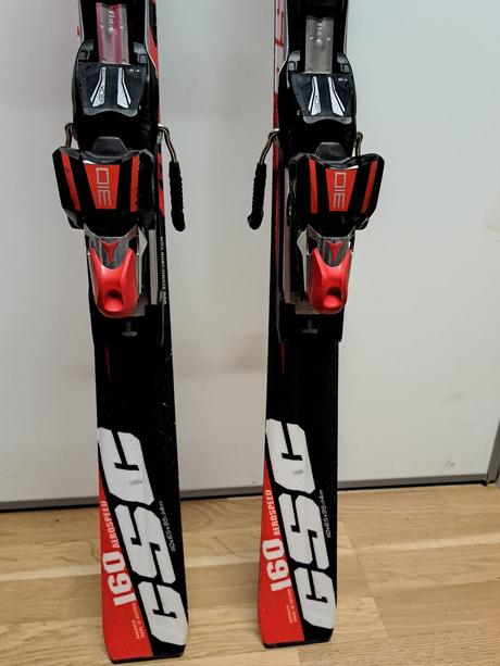 Predám lyže atomic race 160 cm, atomic,160-169 cm