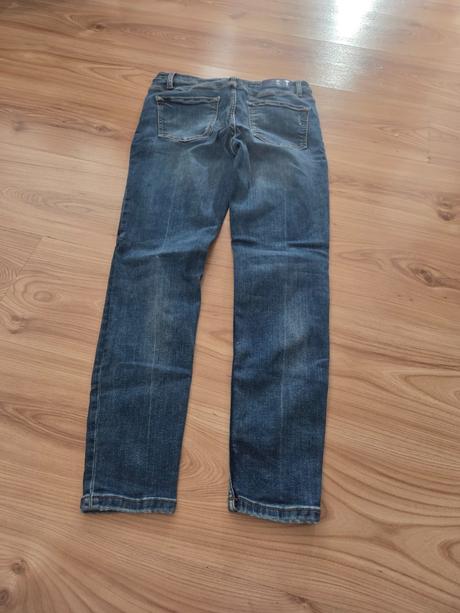 Džínsy, stradivarius,40