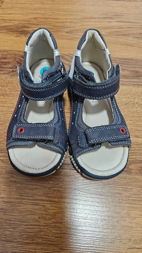 Sandálky, lasocki,25