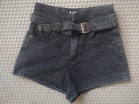 Shortky so zvýšeným pásom, s