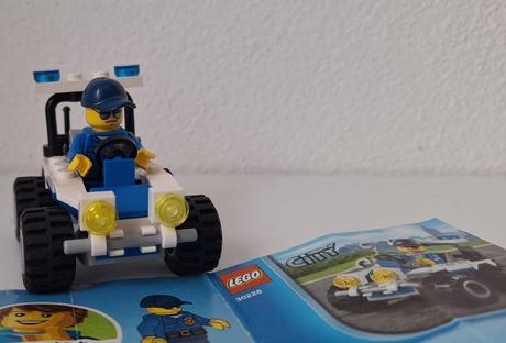 Lego formula , benzinka, policia, kamion, sanitka, 