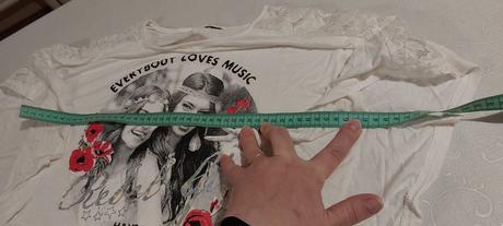 Tricko everybody loves music, s