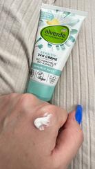 alverde NATURKOSMETIK denný pleťový krém Sensitiv 24h, 50 ml