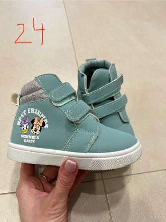 Vyssie clenkove tenisky, 24